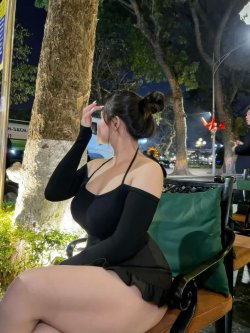 Call Girls Near Taj Palace Hotel Chanakyapuri Delhi +91-7703891840 Delhi Escorts 